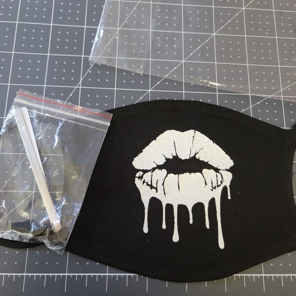 mask ๐ท - Picture 4 of 4